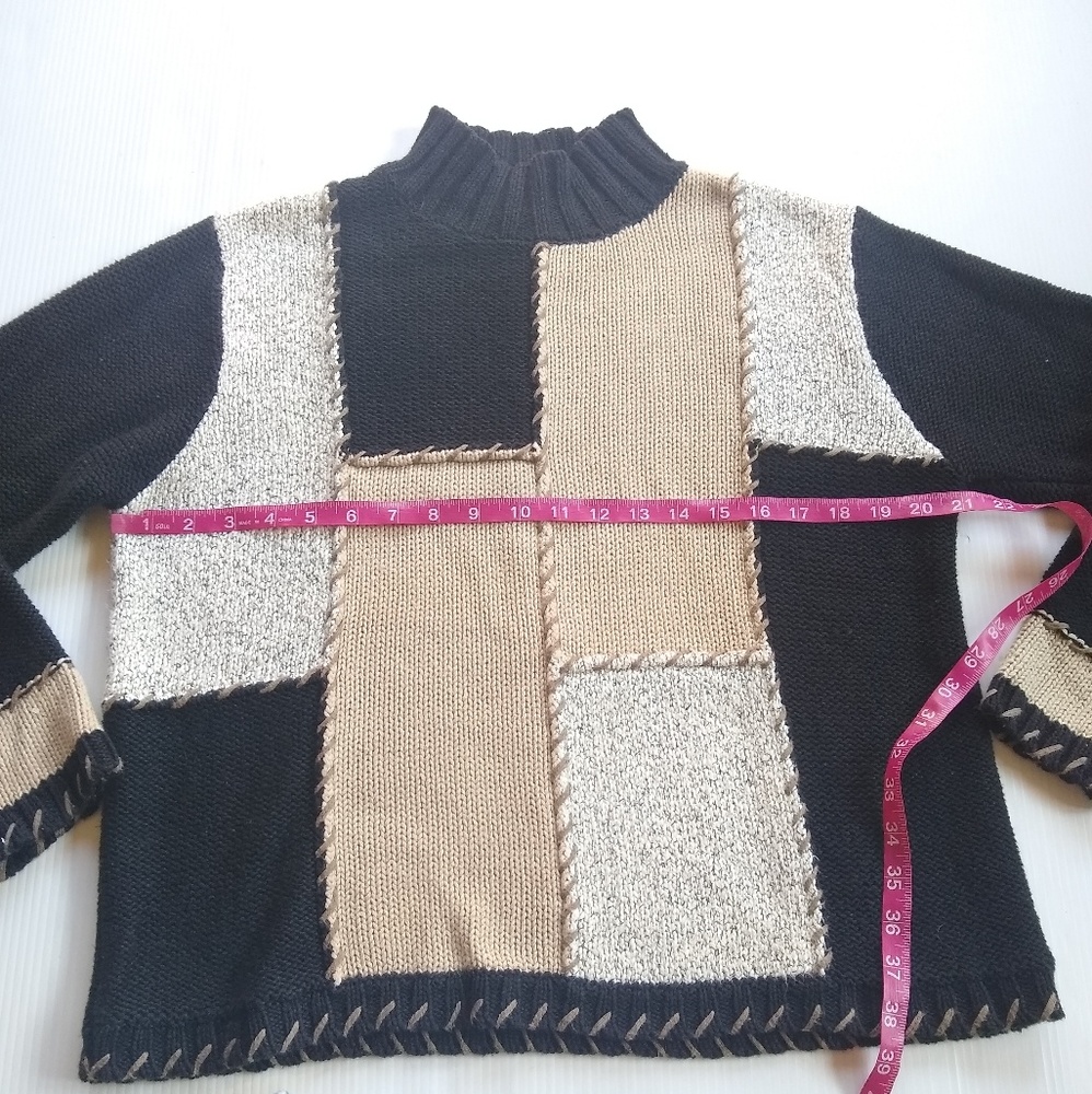 VINTAGE hand embroiderd neutral colorblock sweater - Picture 5 of 8